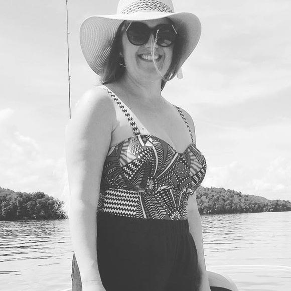 Meet your Posher, NiCoe - Picture 2 of 3